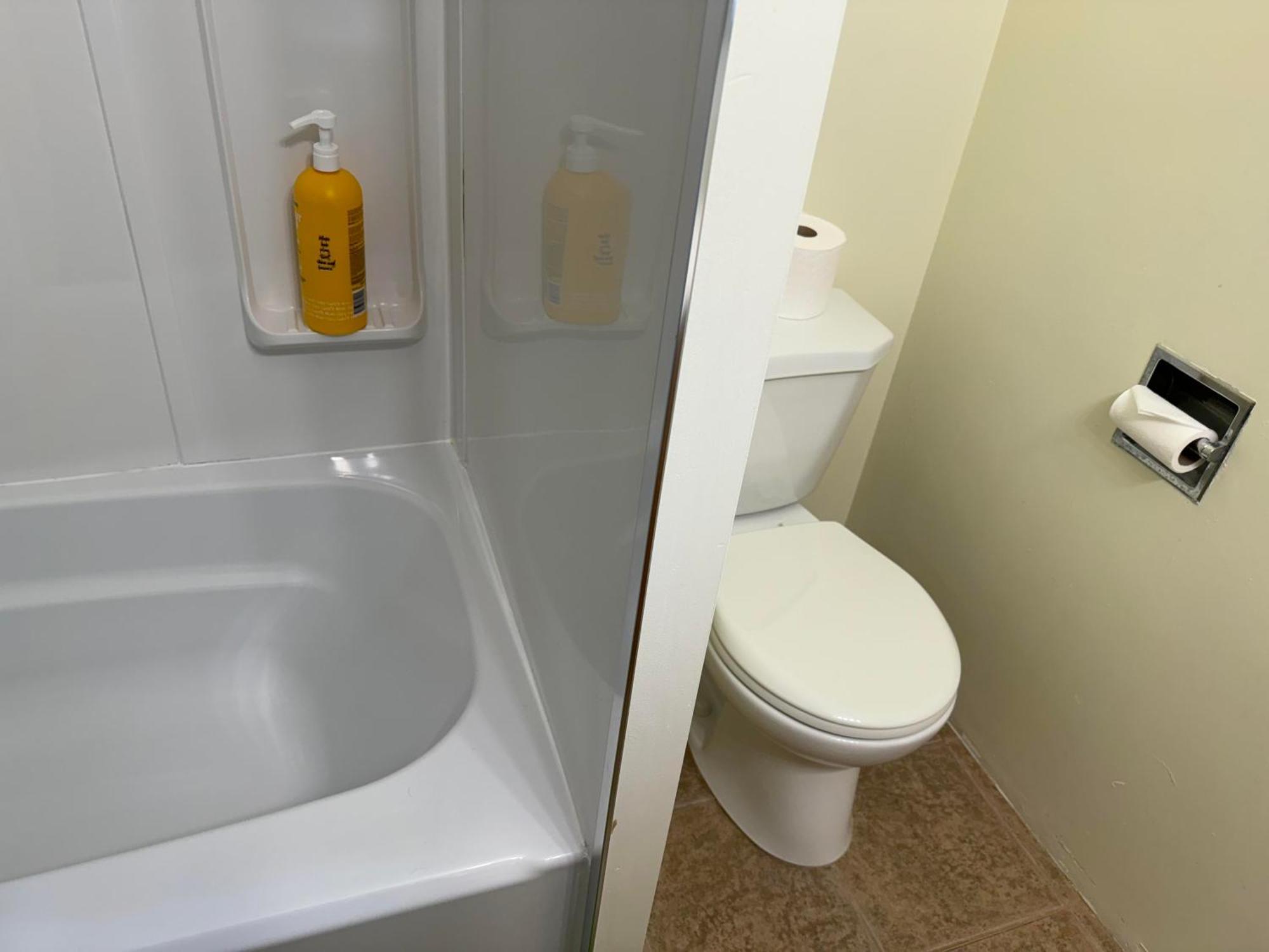 Comfort Cottage Guest Home Close Subway Station And Downtown Vancouver, Ubc, Restaurant And 7-Eleven Convenience Store Ngoại thất bức ảnh